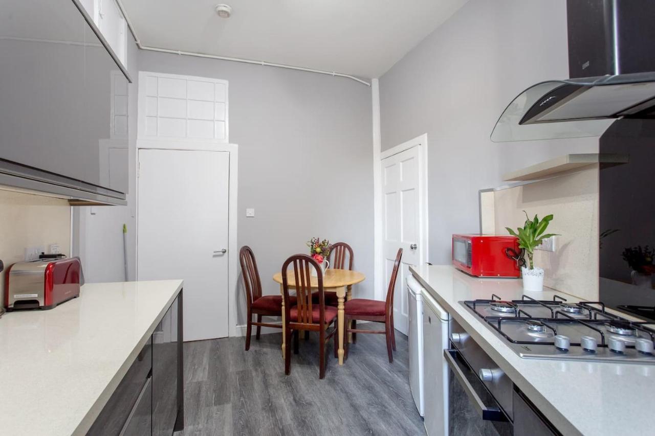 Stunning 2-Bed Apartment In Central Edimburgo Exterior foto