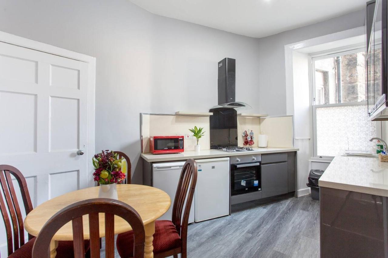 Stunning 2-Bed Apartment In Central Edimburgo Exterior foto