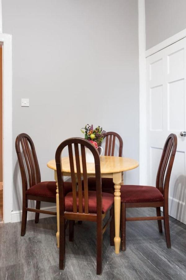 Stunning 2-Bed Apartment In Central Edimburgo Exterior foto