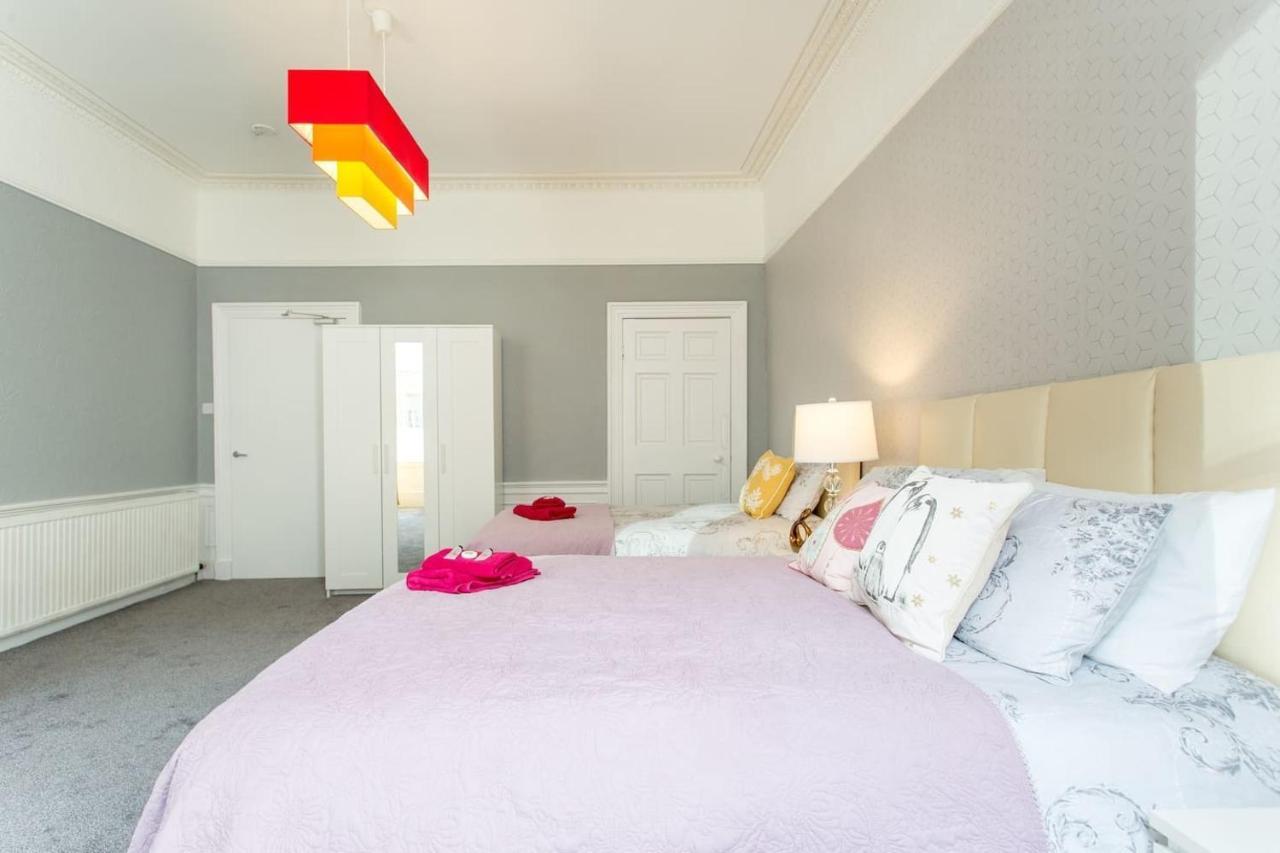 Stunning 2-Bed Apartment In Central Edimburgo Exterior foto